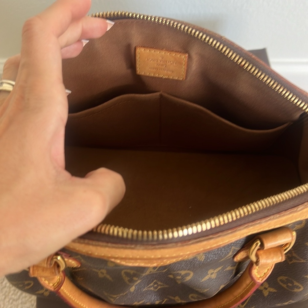 Louis Vuitton Tivoli PM handbag